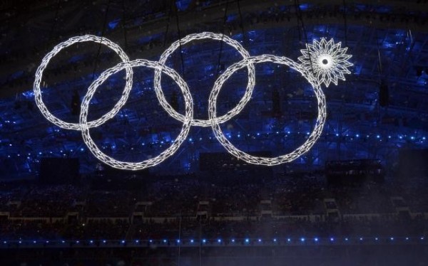 Les anneaux olympiques à la cérémonie d'ouverture