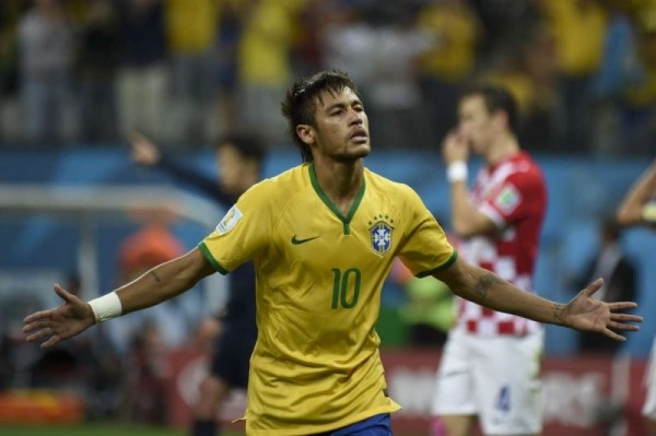 Coupe ébouriffée Brésilien Neymar
