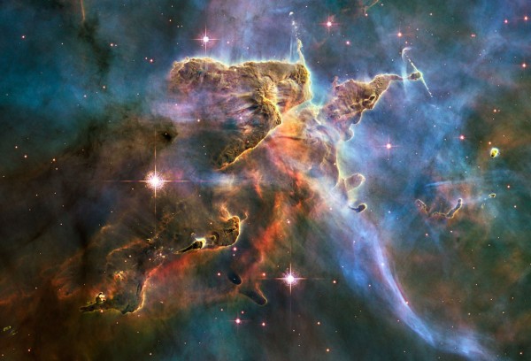 Hubble captures spectacular landscape in the Carina Nebula