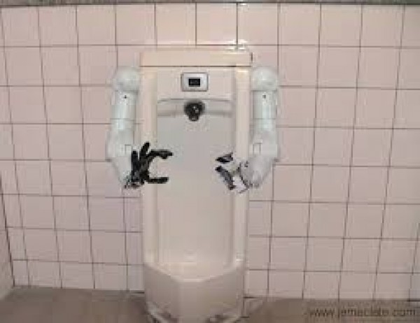 Un urinoir robot
