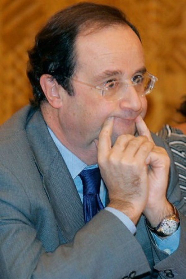 François Hollande fait le vampire