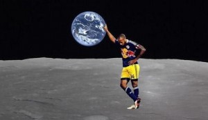 Voter pour Thierry Henry, sur la lune