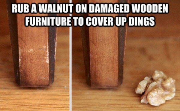 Frotter une noix contre du bois endommagé pour cacher les dégâts
