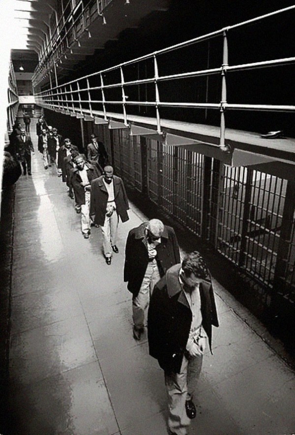 1963 : Les derniers prisonniers quittent Alcatraz