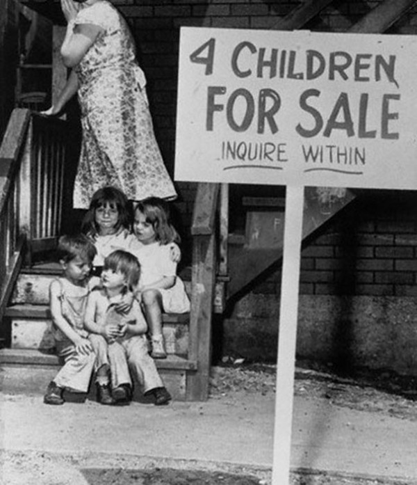 1948 : A Chicago, un maman met ses 4 enfants à vendre dans la rue