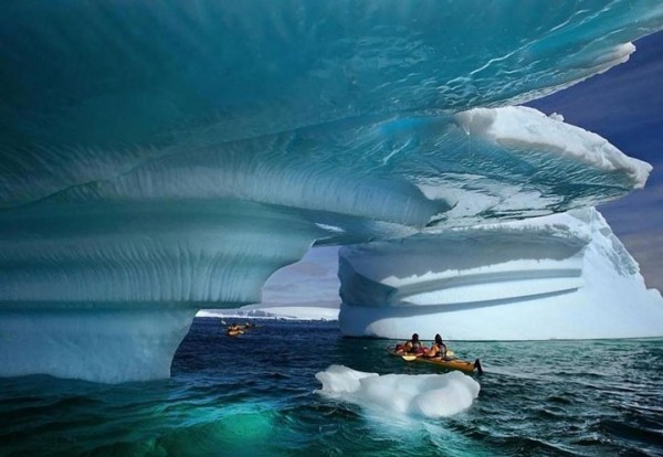 Dans ce Kayak à la Baie du Glacier dans l’Etat d’Alaska